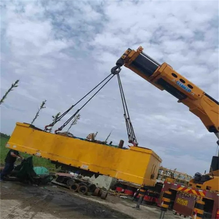 青秀吊车吊集装箱需要多少钱